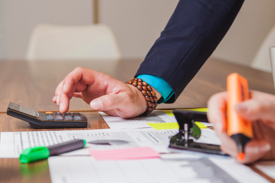 How to set up and use the Job Costing feature in Sage 200 Evolution How to set up and use the Job Costing feature in Sage 200 Evolution
